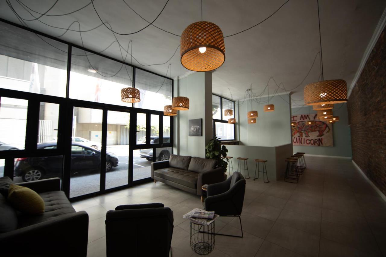 Happy Rhino Hotel