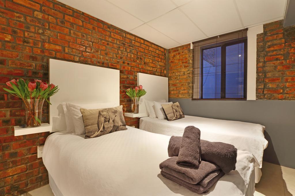 Happy Rhino Hotel 3*
