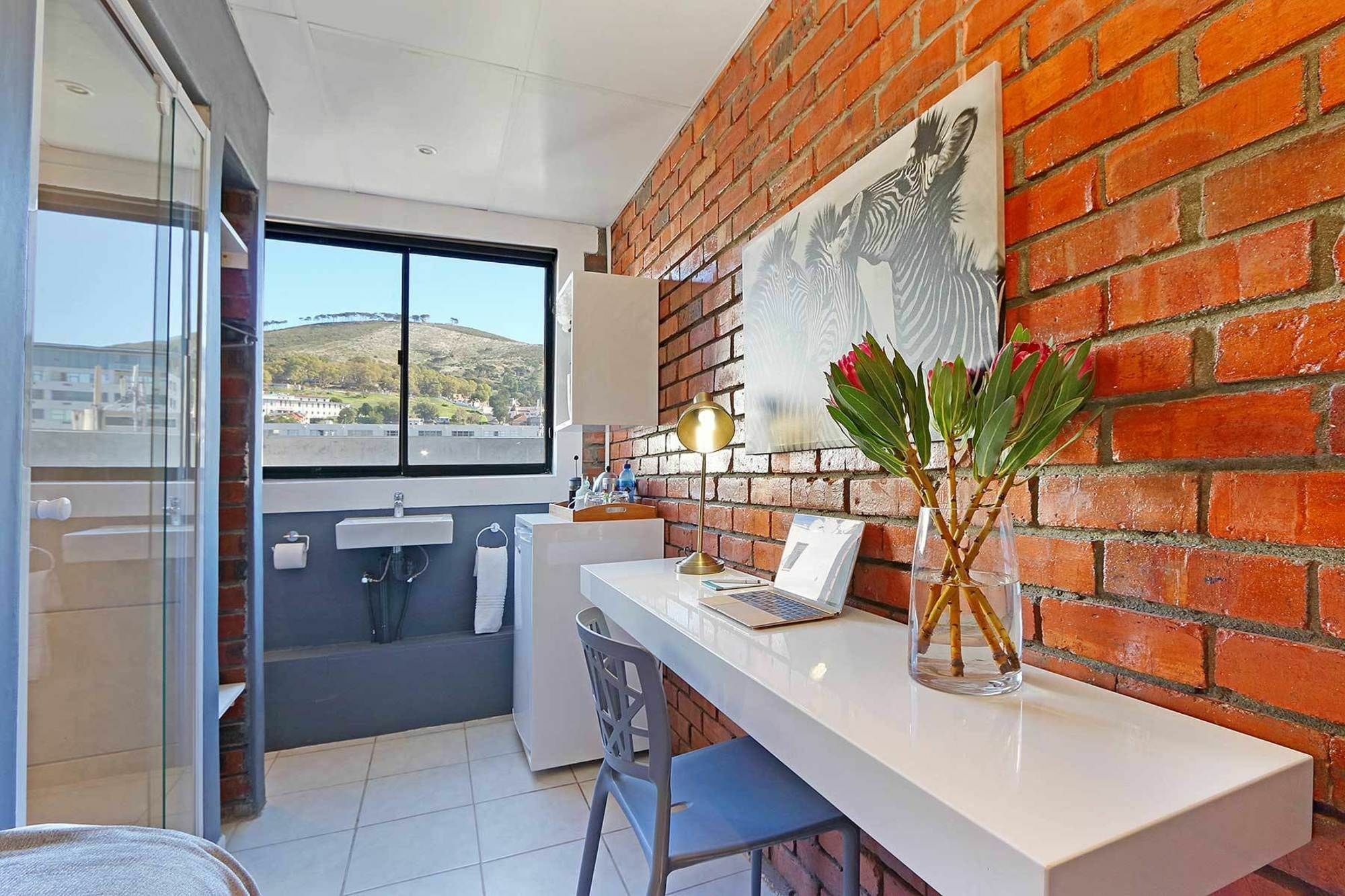 Happy Rhino Hotel 3*